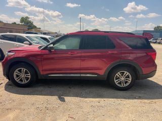 2022 Ford Explorer XLT - Exterior Side Driver Image